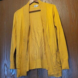 Mustard cardigan with pockets